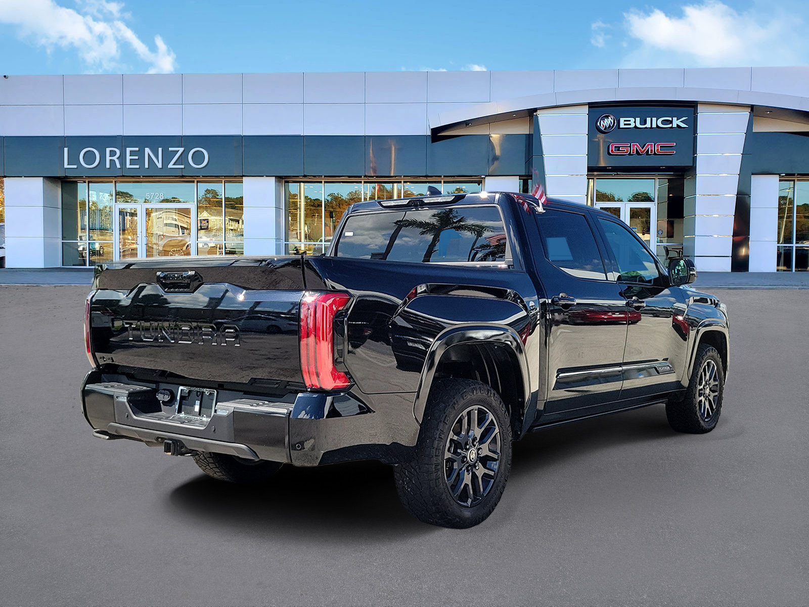 Used 2025 Toyota Tundra Platinum AWD/4WD image 5