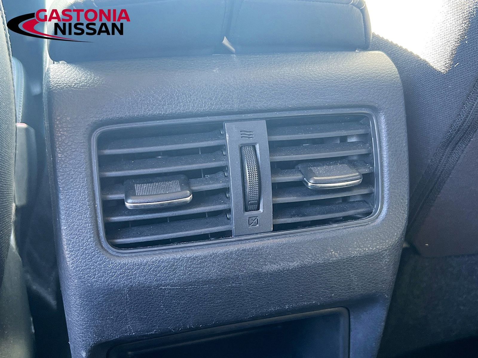 Used 2021 Nissan Rogue S image 32