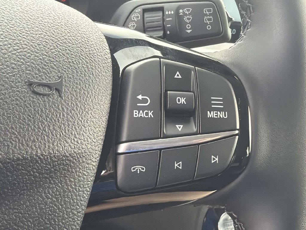 New 2025 Ford Escape SE w/ PHEV Premium Package FWD image 19
