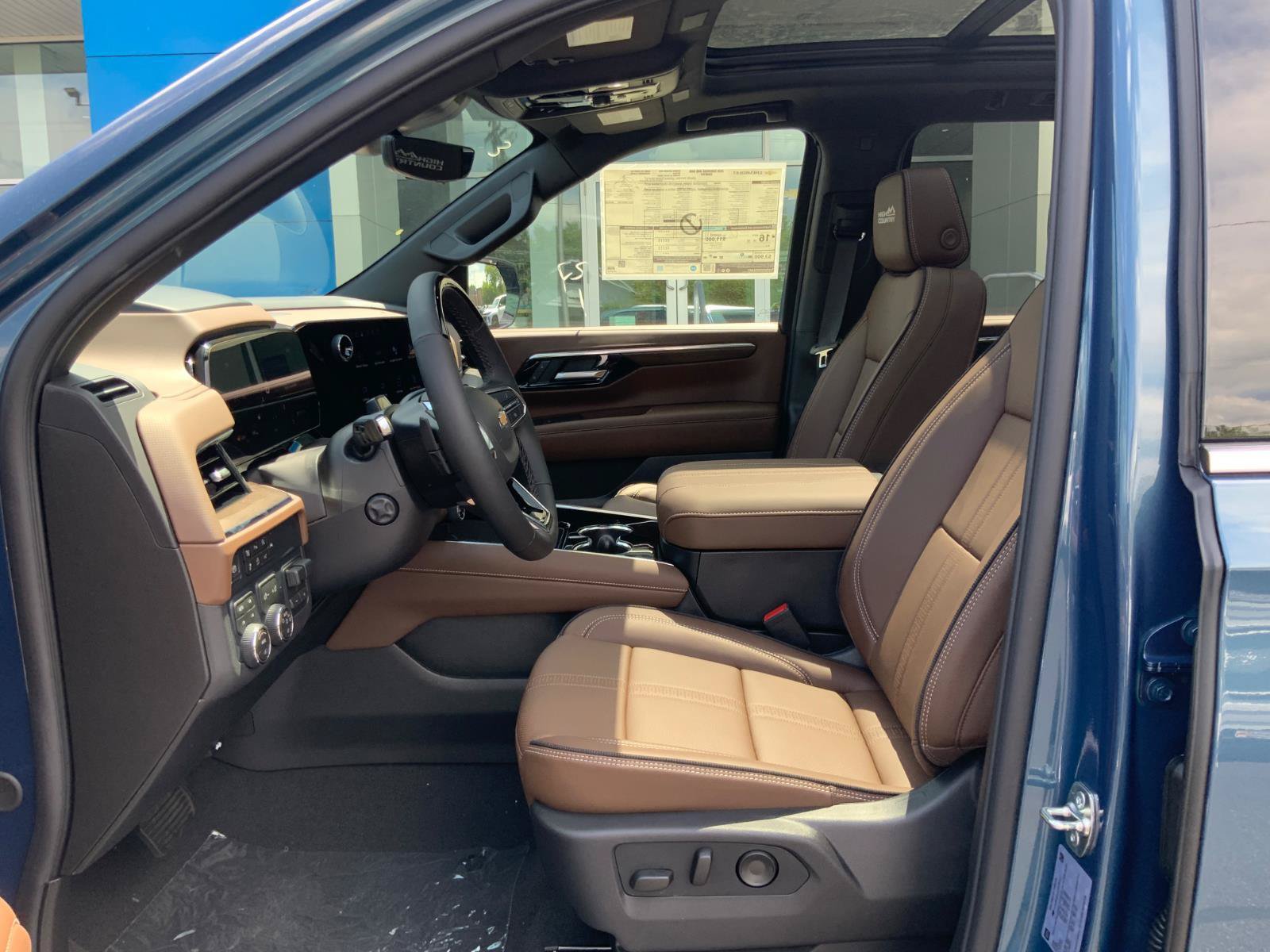 New 2026 Chevrolet Suburban High Country AWD/4WD image 11
