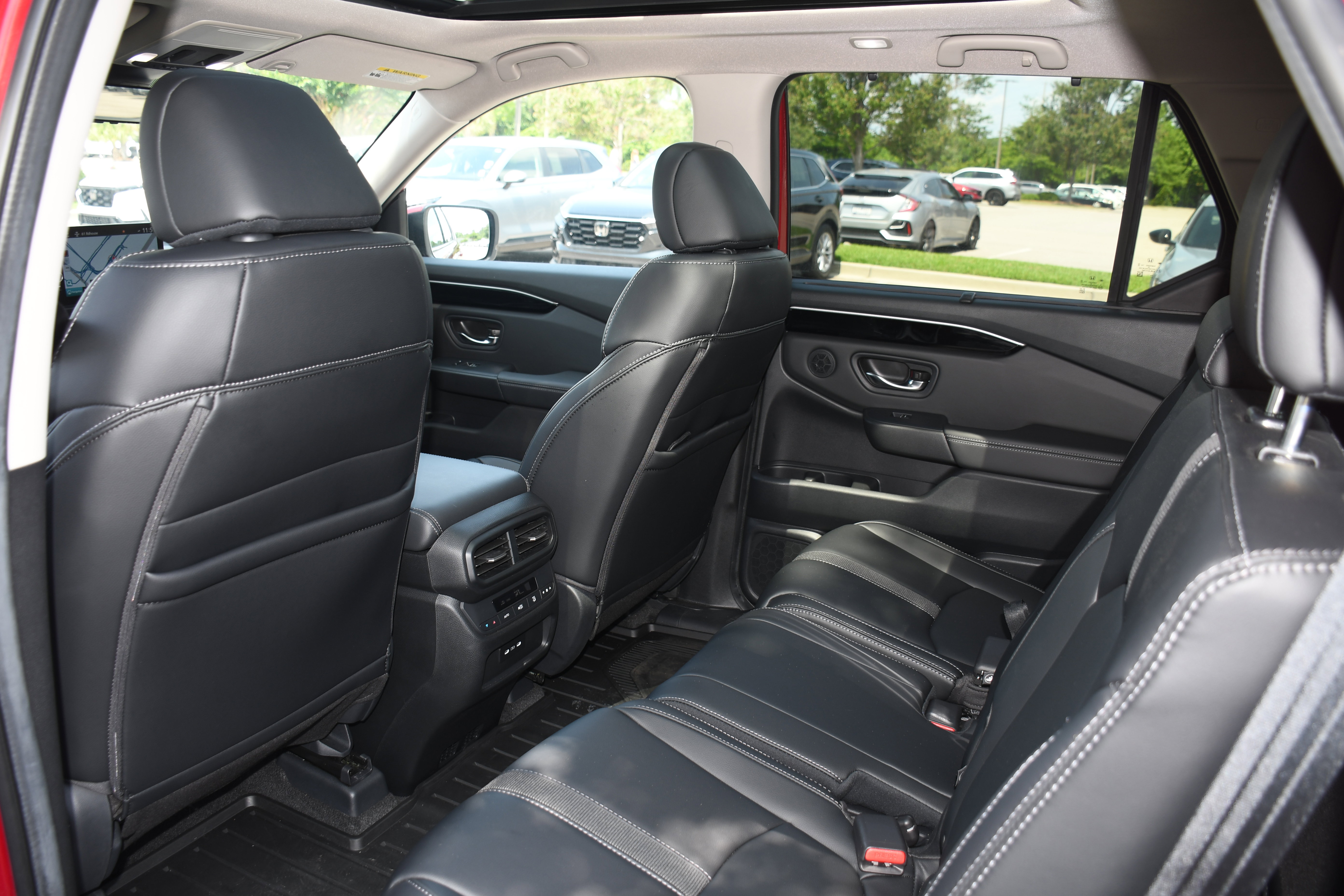 Used 2024 Honda Pilot Touring image 17
