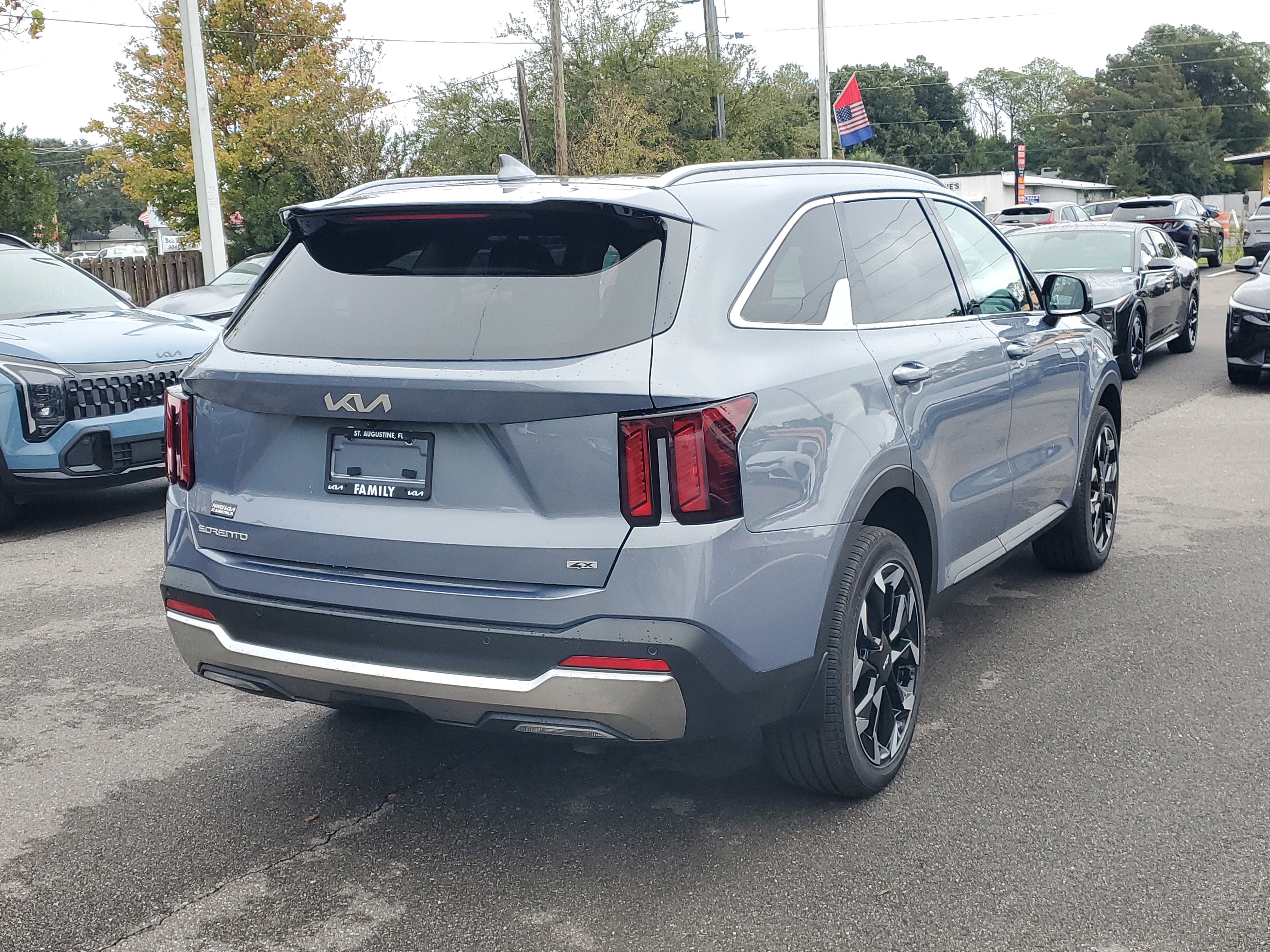 Certified 2025 Kia Sorento EX w/ Panoramic Sunroof Package image 6