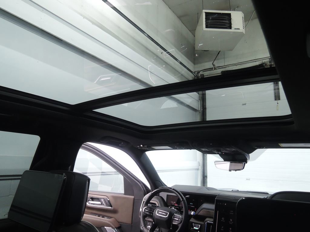 Used 2025 GMC Yukon Denali Ultimate AWD/4WD image 45