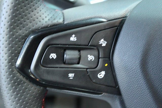 Used 2025 Chevrolet Trax RS w/ Sunroof Package image 14