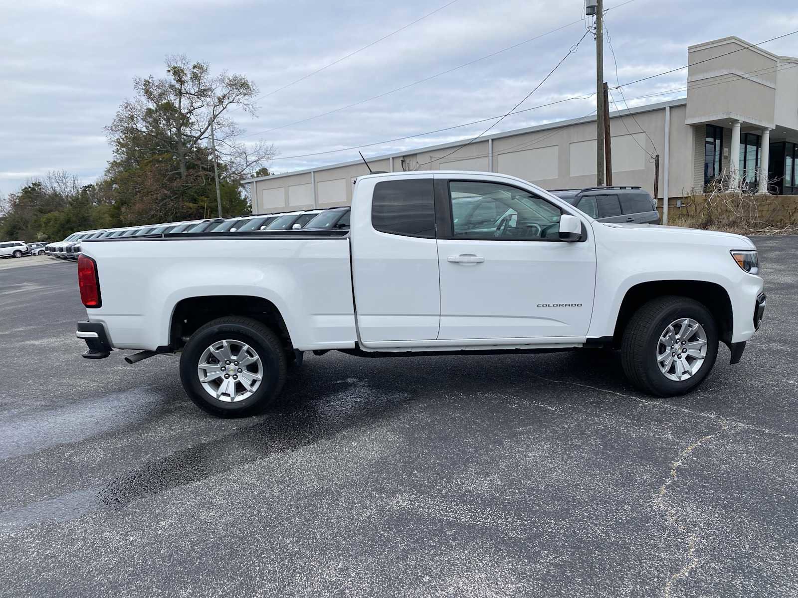 Used 2022 Chevrolet Colorado LT w/ Fleet Safety Package image 4