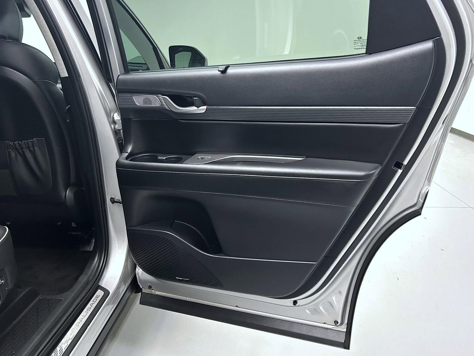 Used 2025 Hyundai Palisade Limited image 17