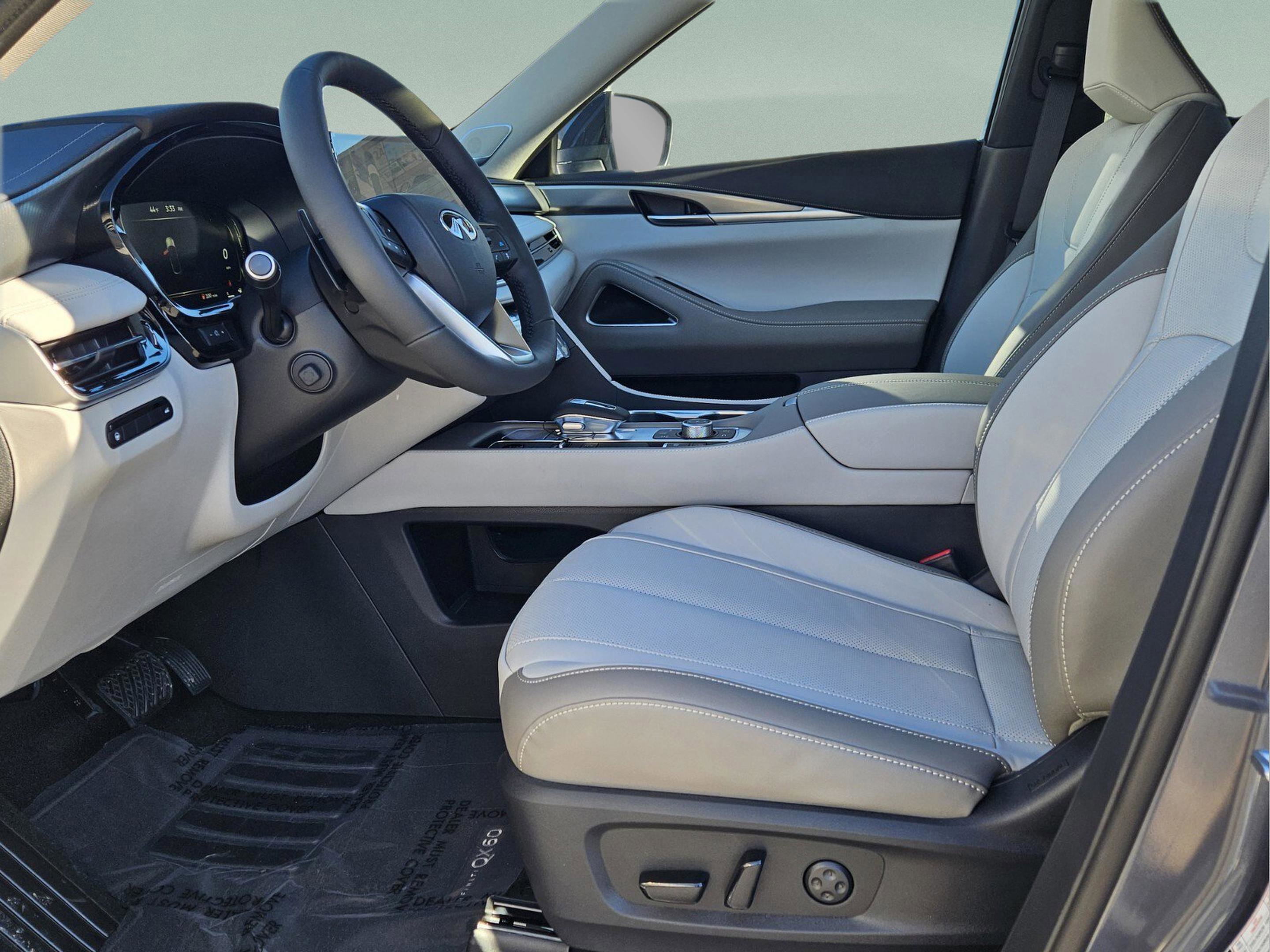 New 2026 INFINITI QX60 Luxe image 9