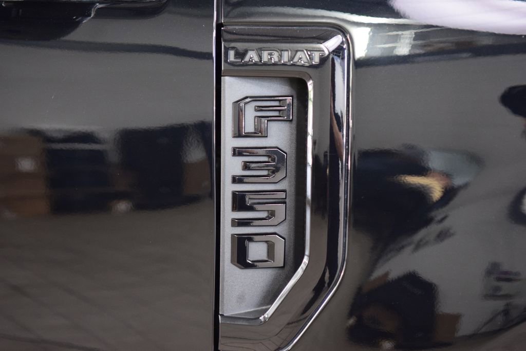 Used 2022 Ford F350 Lariat w/ Black Appearance Package image 13