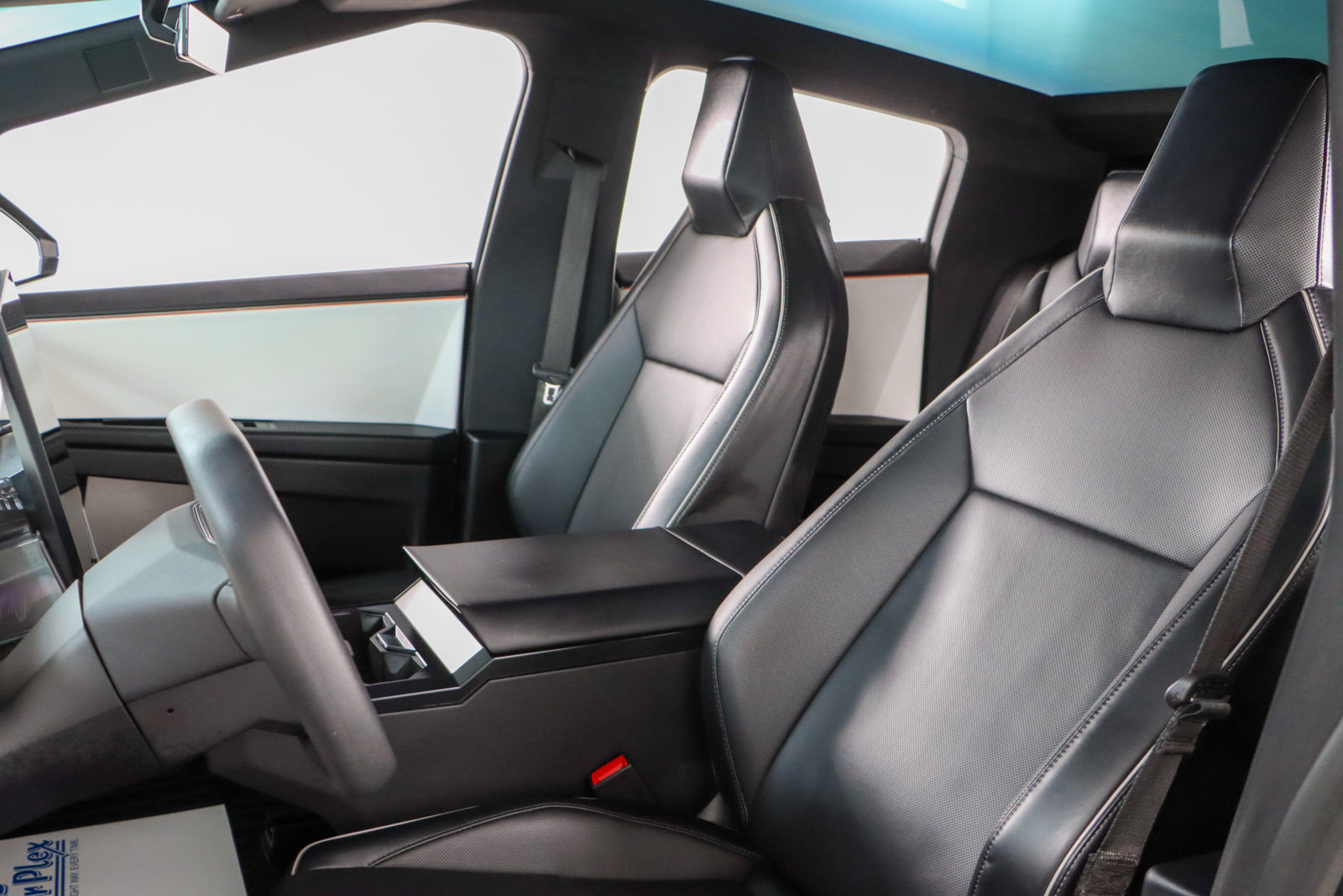 Used 2024 Tesla Cybertruck AWD Crew Cab image 21