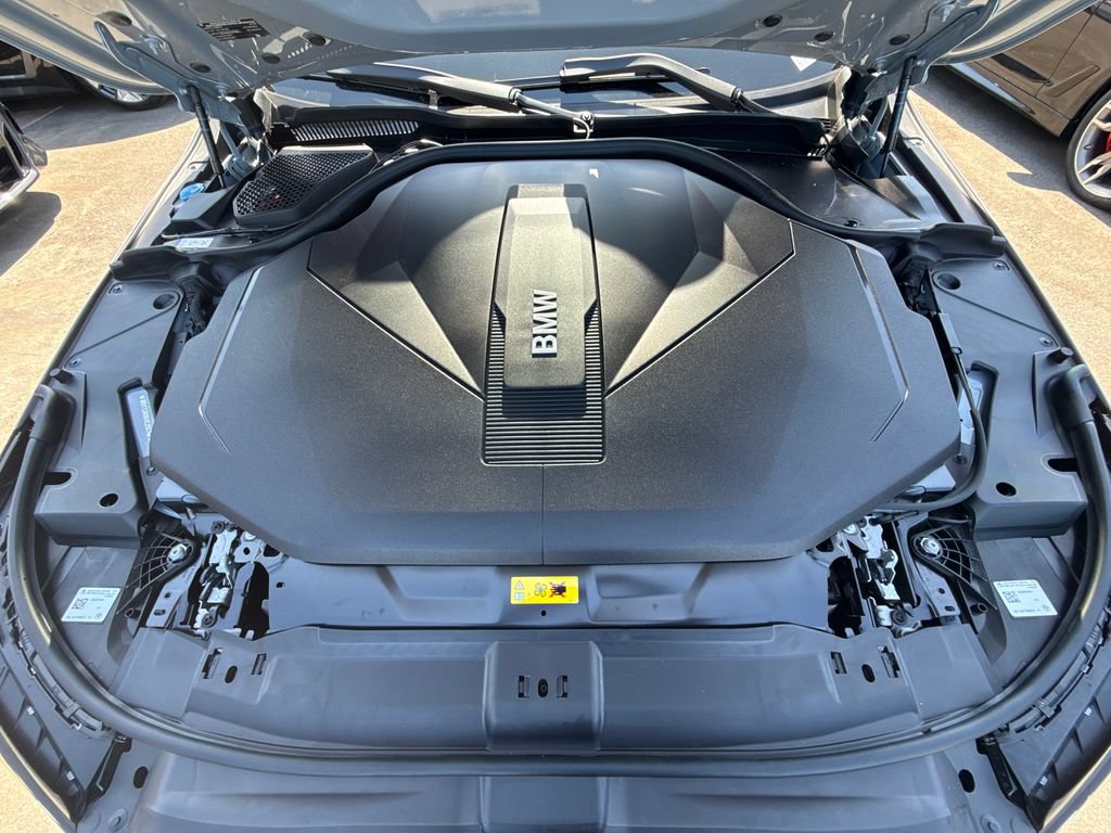 New 2027 BMW i5 M60 w/ M Sport Package AWD/4WD image 8