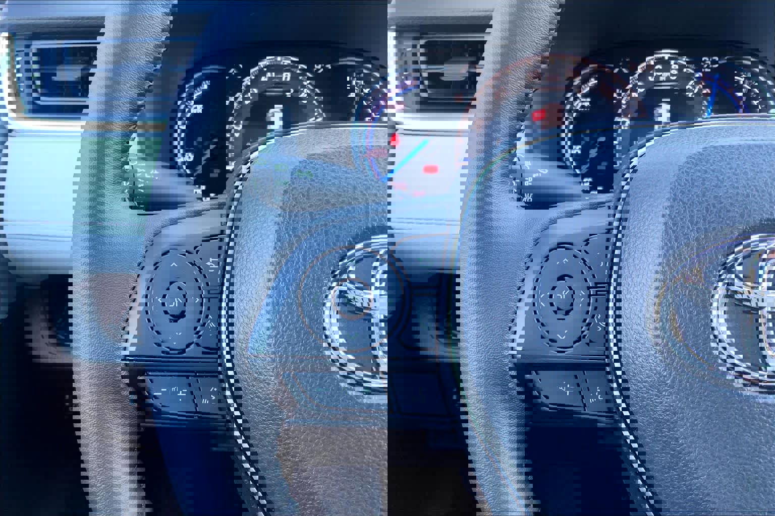 Used 2025 Toyota RAV4 XLE image 23