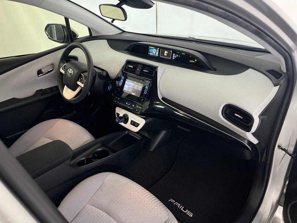 Used 2017 Toyota Prius Two w/ Prius Two Safety Plus Package FWD image 23
