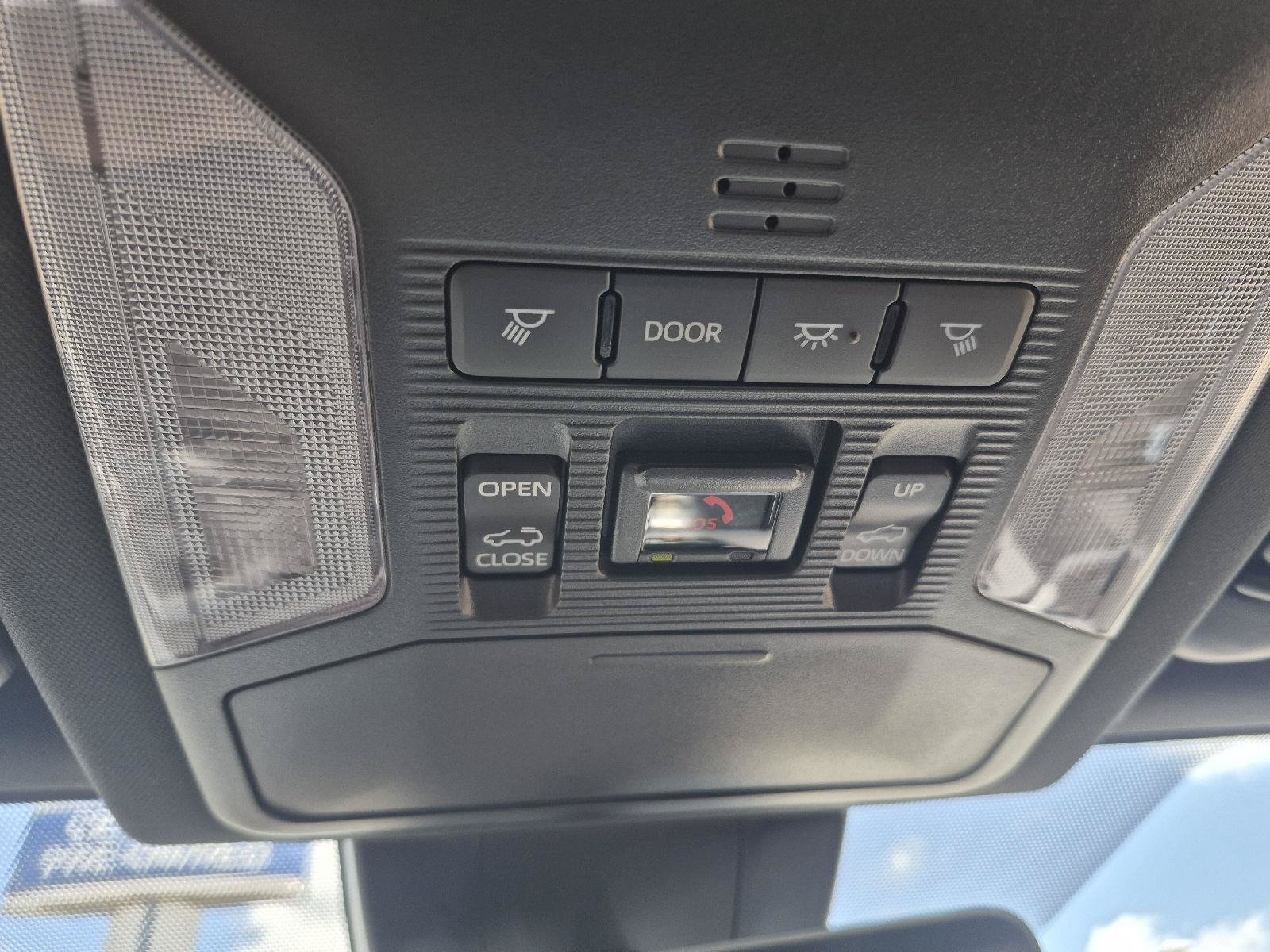 Used 2025 Toyota RAV4 XSE AWD/4WD image 6