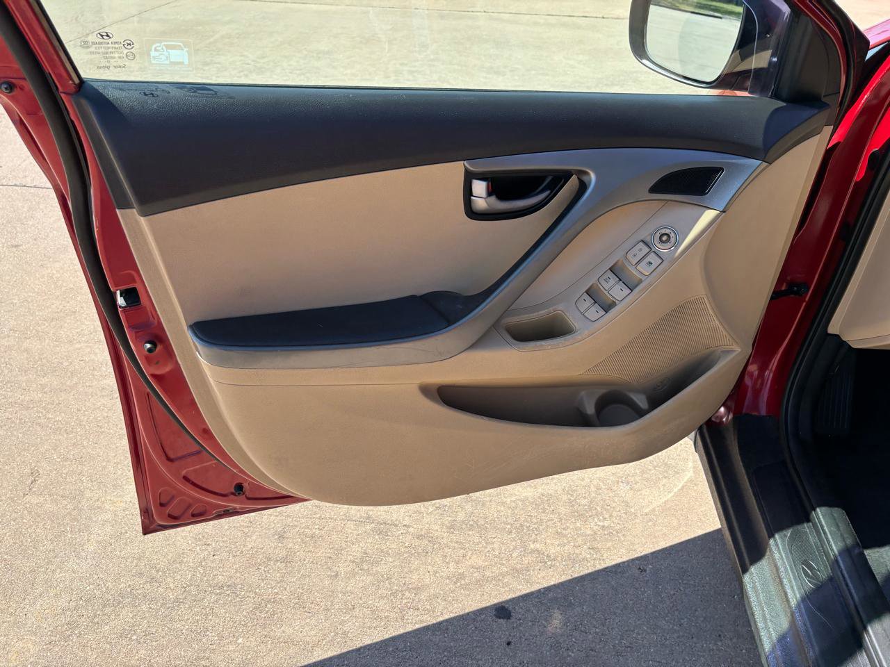 Used 2012 Hyundai Elantra GLS image 12