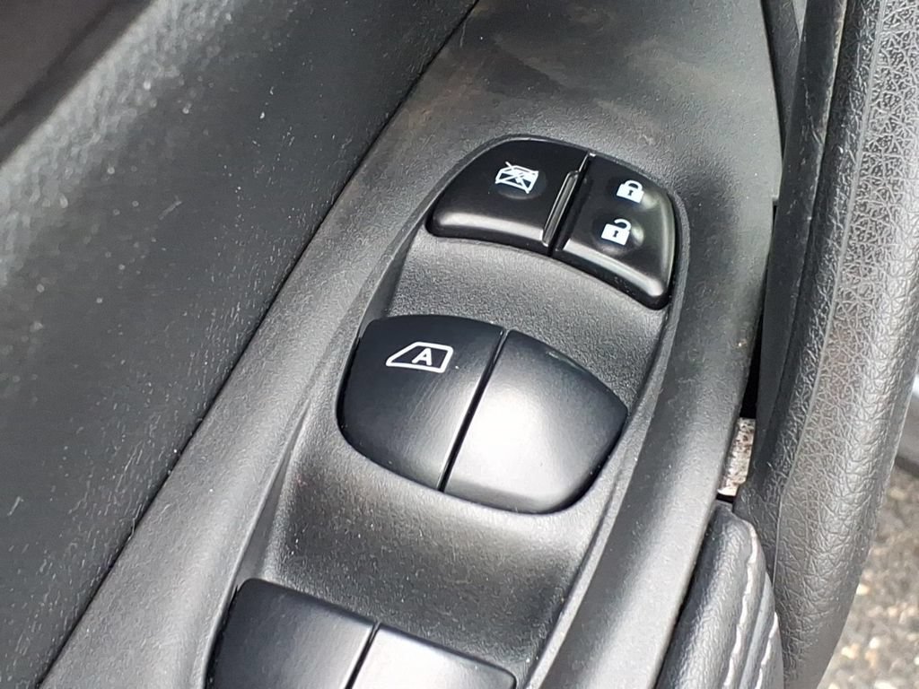 Used 2019 Nissan Rogue Sport S AWD/4WD image 12