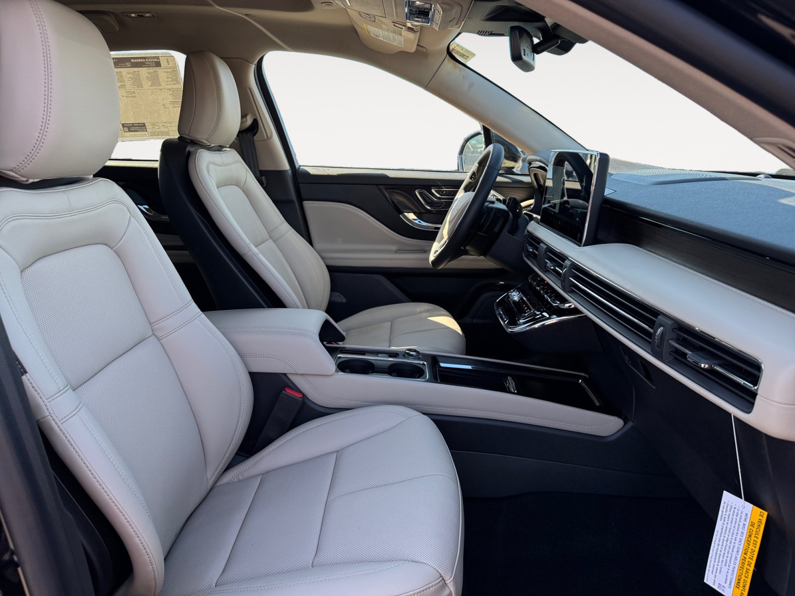 New 2026 Lincoln Corsair Reserve w/ Jet Appearance Package AWD/4WD image 17