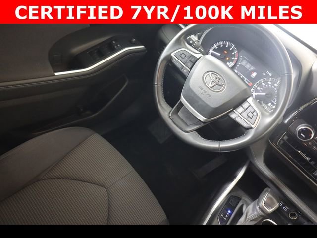 Used 2024 Toyota Highlander LE image 18