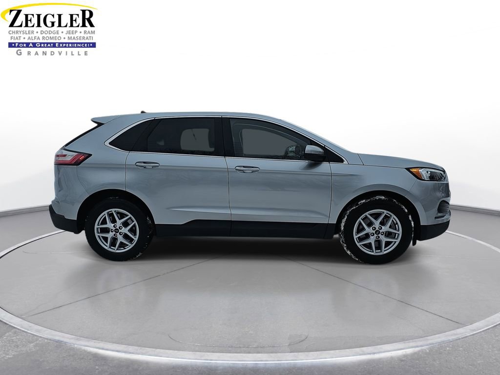 Used 2024 Ford Edge SEL image 4