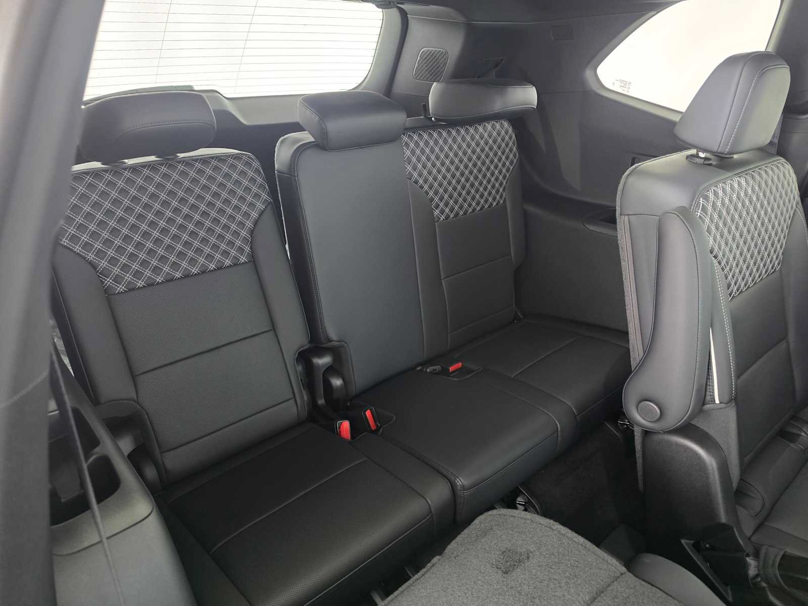 New 2027 GMC Acadia Denali w/ Denali Reserve Package FWD image 13