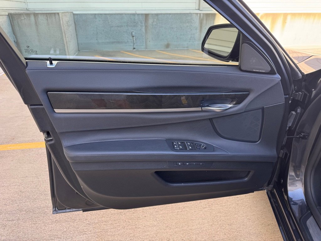 Used 2015 BMW 740Li image 10