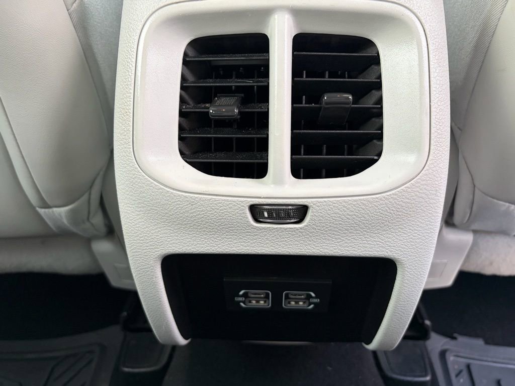 Used 2021 Jeep Cherokee Latitude Plus image 25