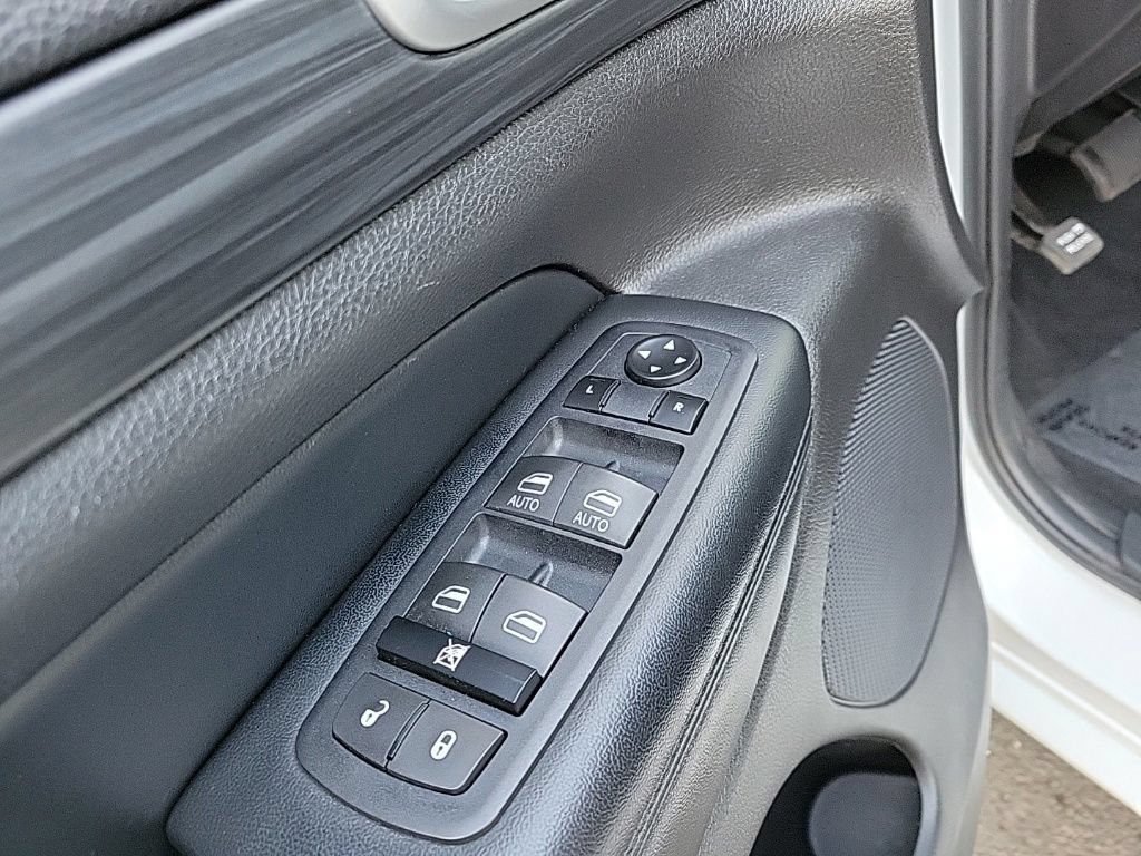 Used 2020 Jeep Grand Cherokee Altitude AWD/4WD image 21