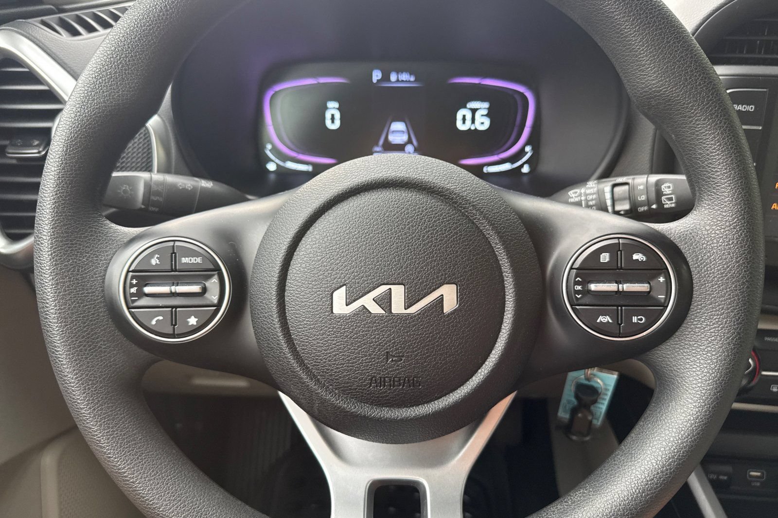 Used 2023 Kia Soul LX FWD image 28