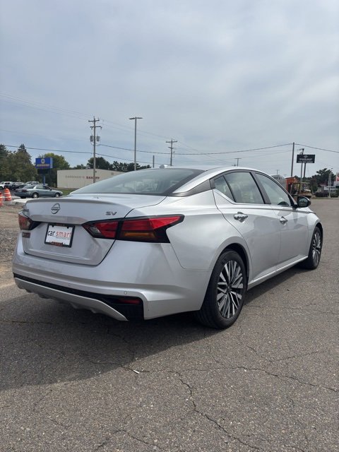 Used 2024 Nissan Altima 2.5 SV image 7