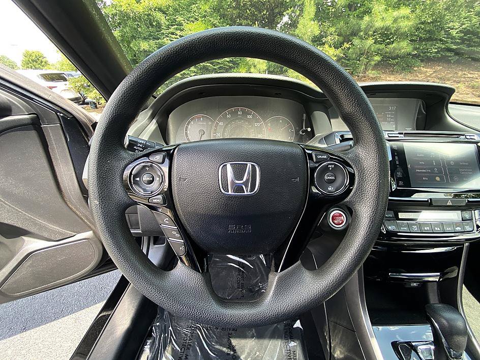Used 2017 Honda Accord EX image 12