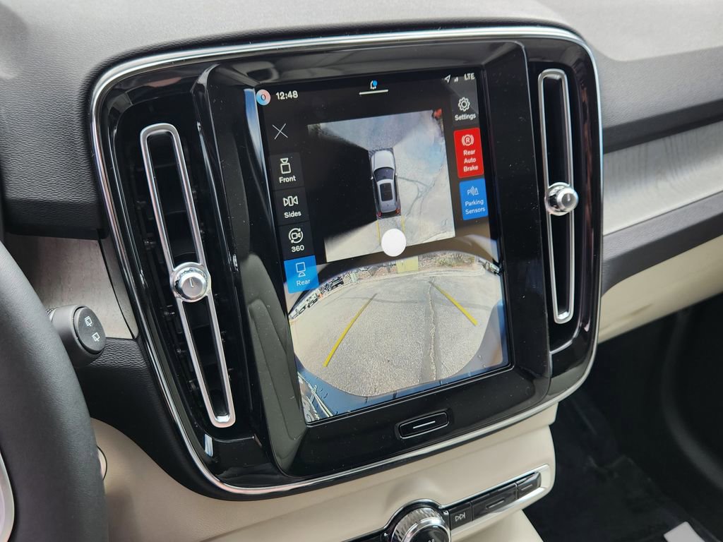 New 2026 Volvo XC40 B5 Plus w/ Protection Package Premier image 8