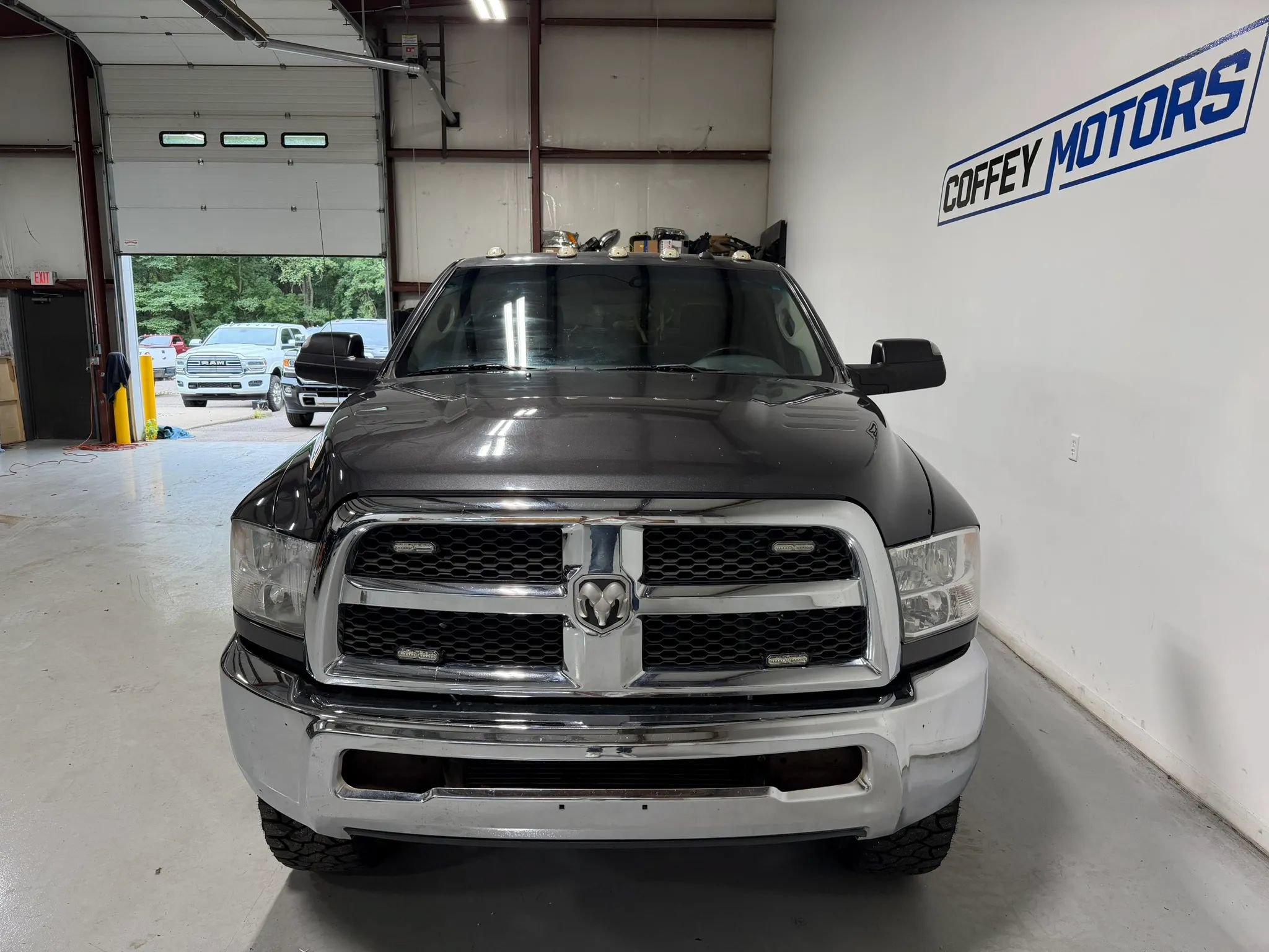 Used 2018 RAM 2500 Tradesman w/ Chrome Appearance Group AWD/4WD image 9
