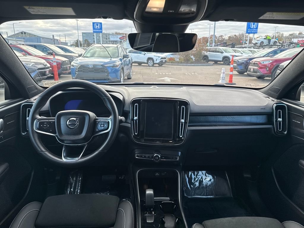 Used 2023 Volvo C40 P8 Recharge Ultimate w/ Protection Package Premier image 12