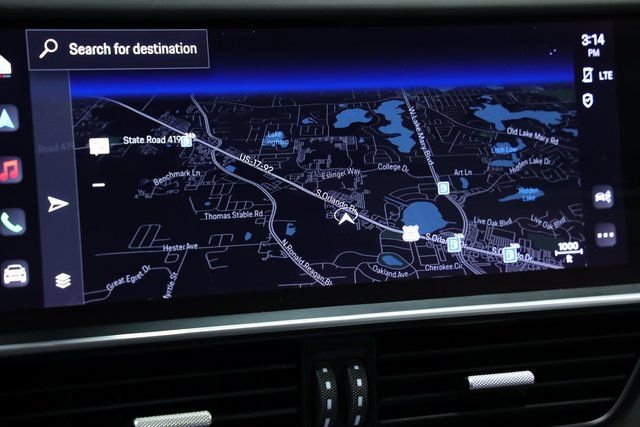 Used 2022 Porsche Cayenne Platinum Edition image 19