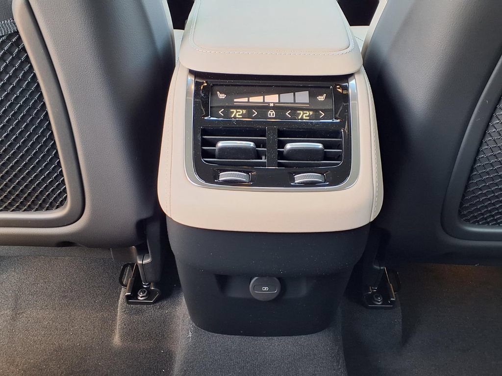 New 2026 Volvo XC90 B5 Core AWD/4WD image 23