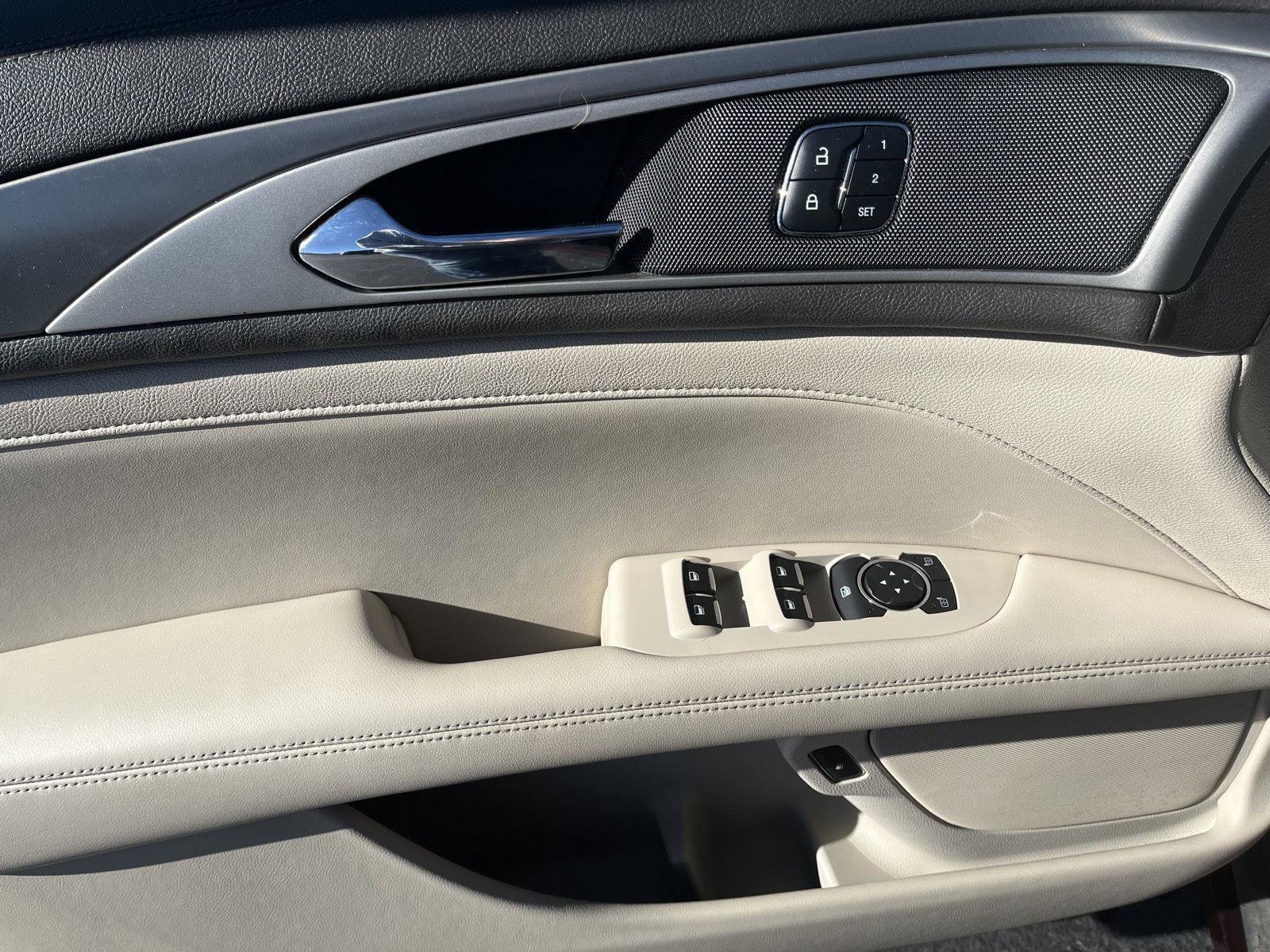 Used 2018 Lincoln MKZ Premiere w/ Magnetic Appearance Package image 10