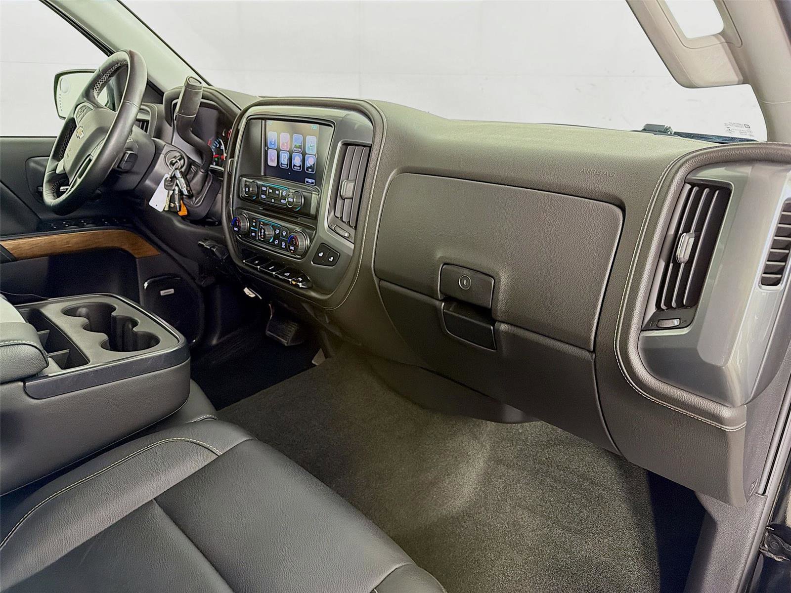 Used 2016 Chevrolet Silverado 1500 LTZ w/ LTZ Plus Package AWD/4WD image 29