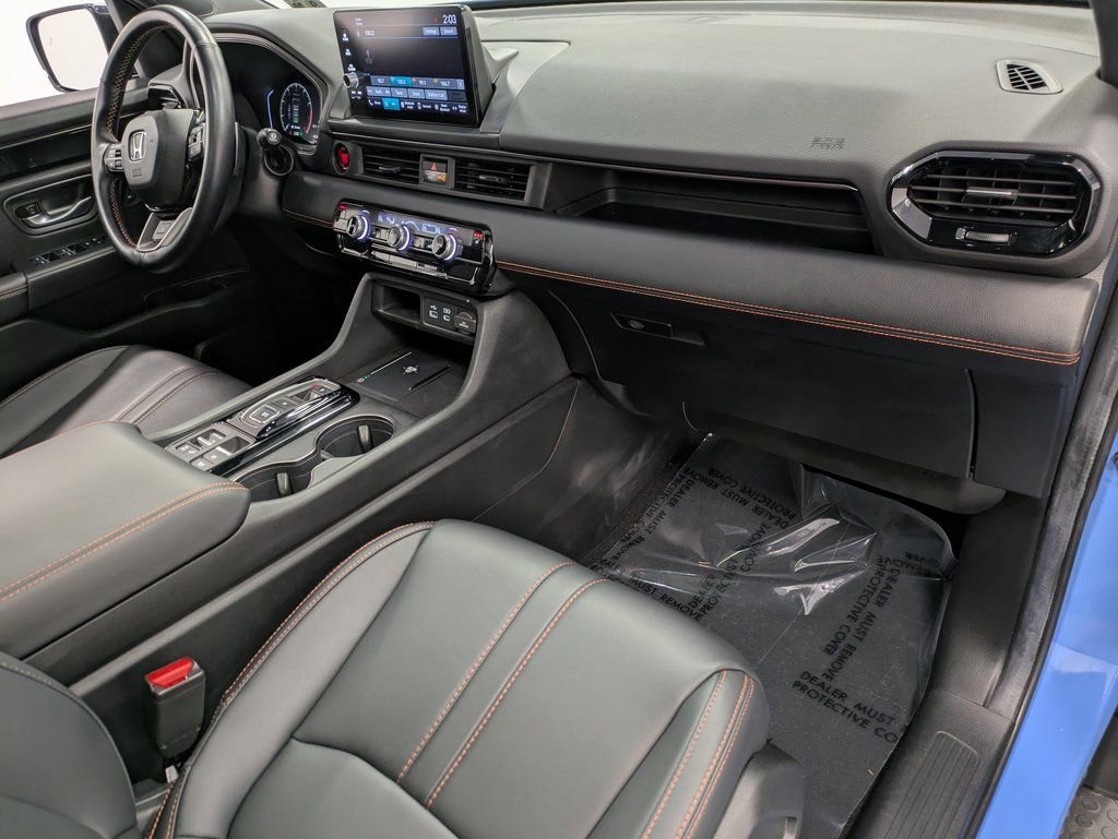 Used 2025 Honda Pilot TrailSport image 29