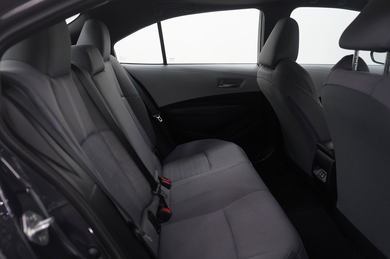 Used 2025 Toyota Corolla SE image 14