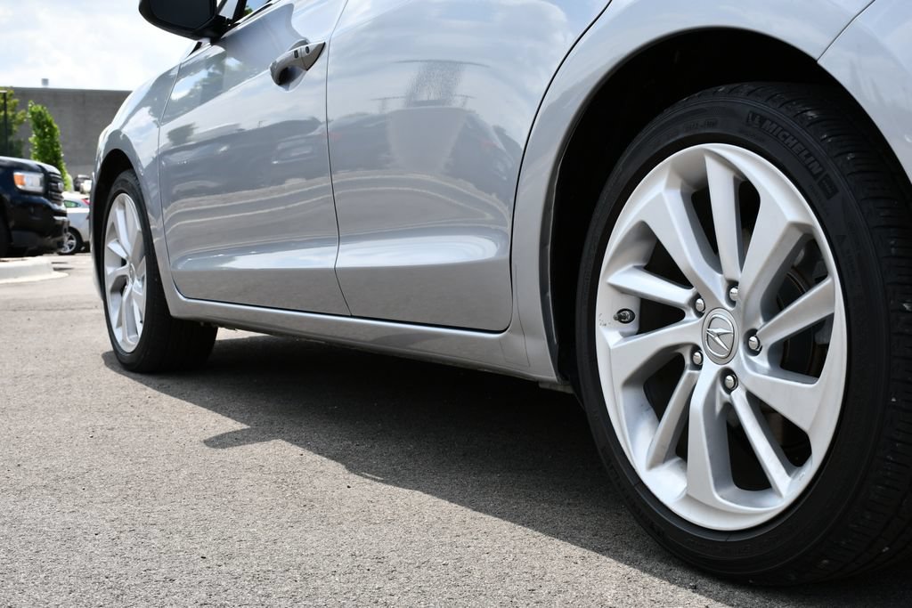 Used 2017 Acura ILX FWD image 13