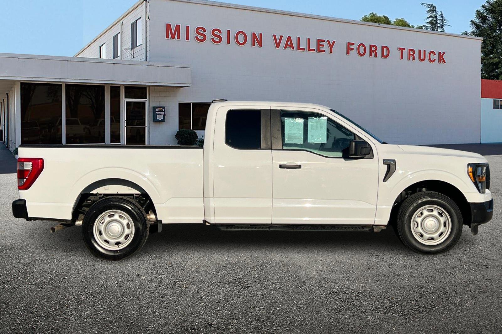 Used 2023 Ford F150 XL image 3