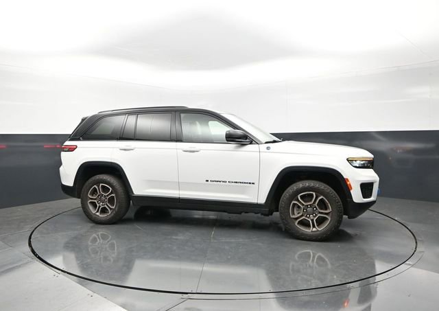 Used 2023 Jeep Grand Cherokee Trailhawk w/ Luxury Tech Group III AWD/4WD image 6