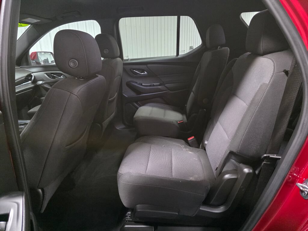 Used 2023 Chevrolet Traverse LT w/ Rear Camera Mirror Package AWD/4WD image 10