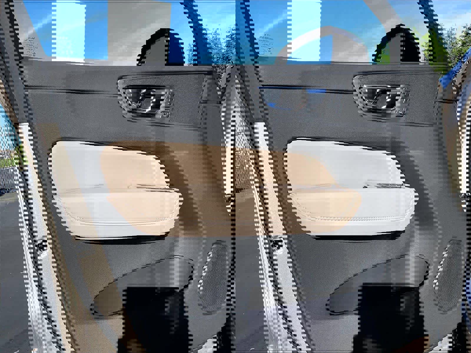 New 2026 Volvo XC60 B5 Plus w/ Protection Package Premier image 24