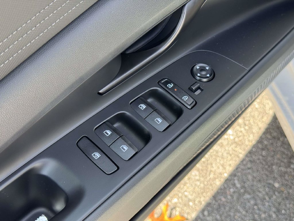 New 2026 Hyundai Elantra SEL Sport FWD image 13
