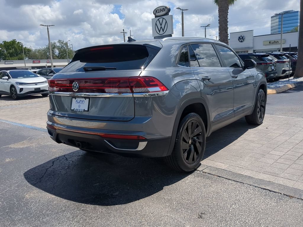 Used 2025 Volkswagen Atlas Cross Sport SE FWD image 4