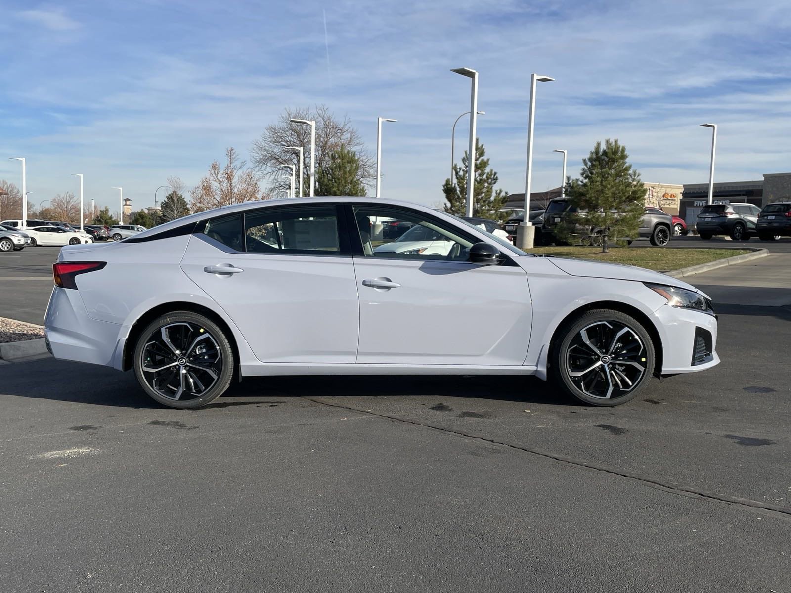 New 2025 Nissan Altima 2.5 SR w/ SR Premium Package AWD/4WD image 2