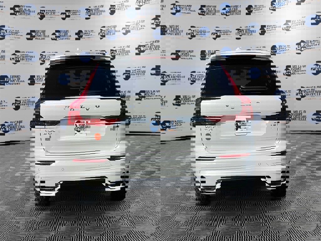 Certified 2023 Volvo XC60 B5 Plus image 4
