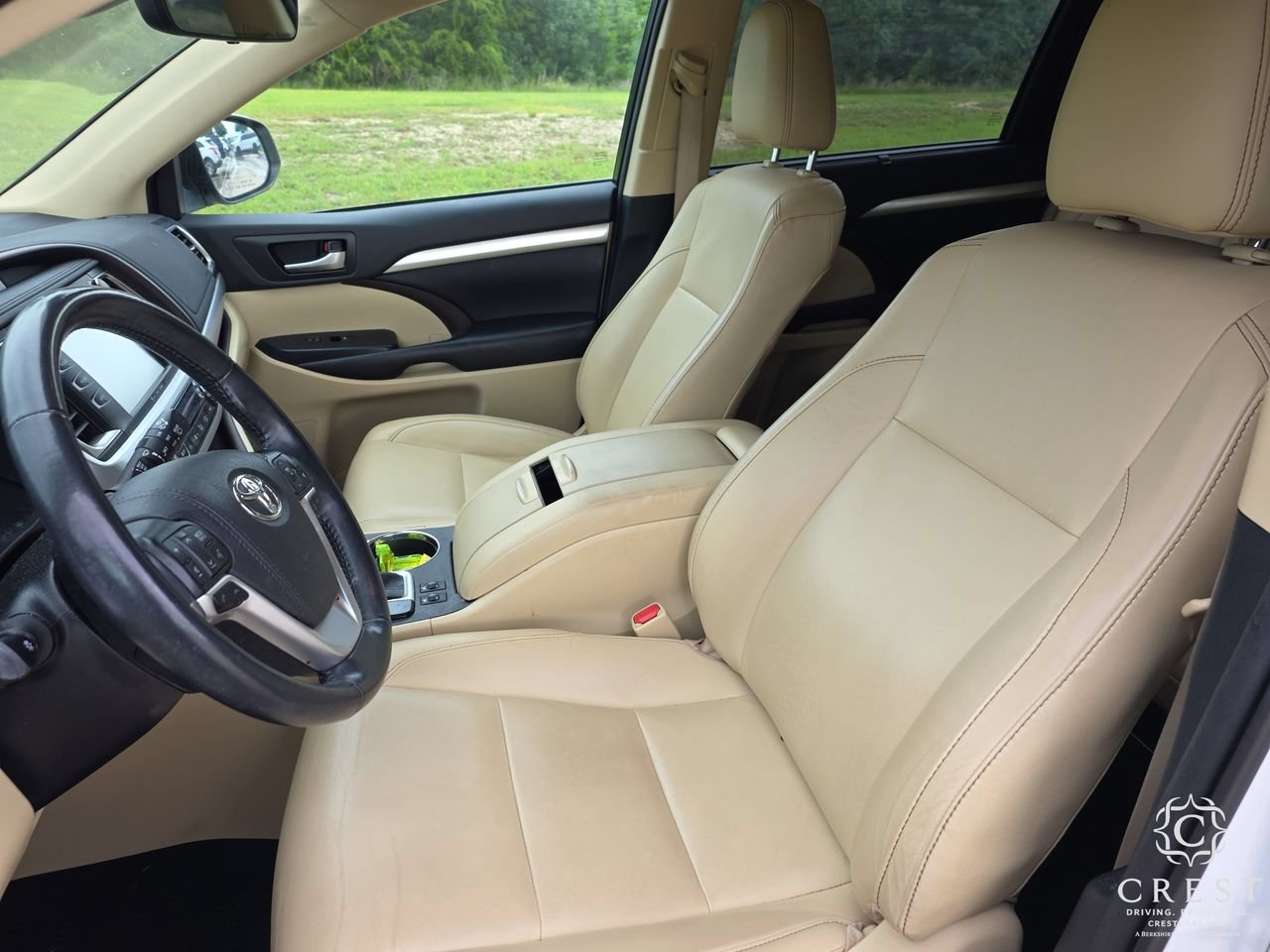 Used 2019 Toyota Highlander XLE FWD image 6
