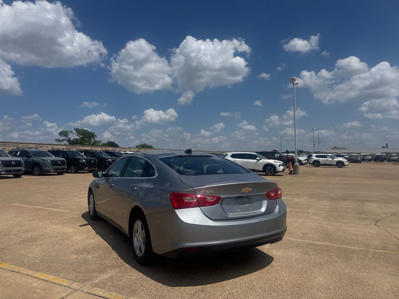 Used 2025 Chevrolet Malibu LS FWD image 16