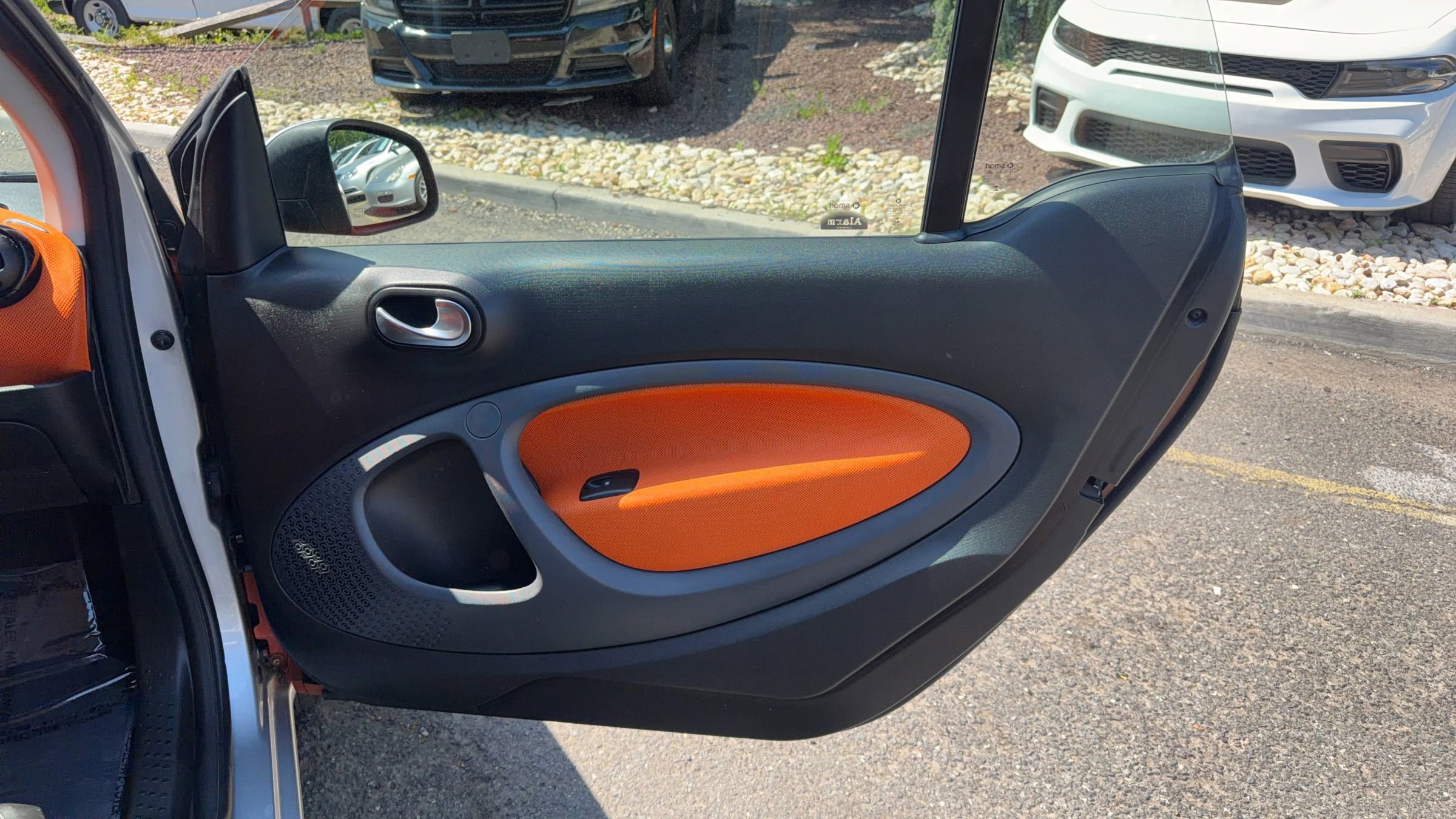 Used 2016 smart fortwo passion RWD image 15